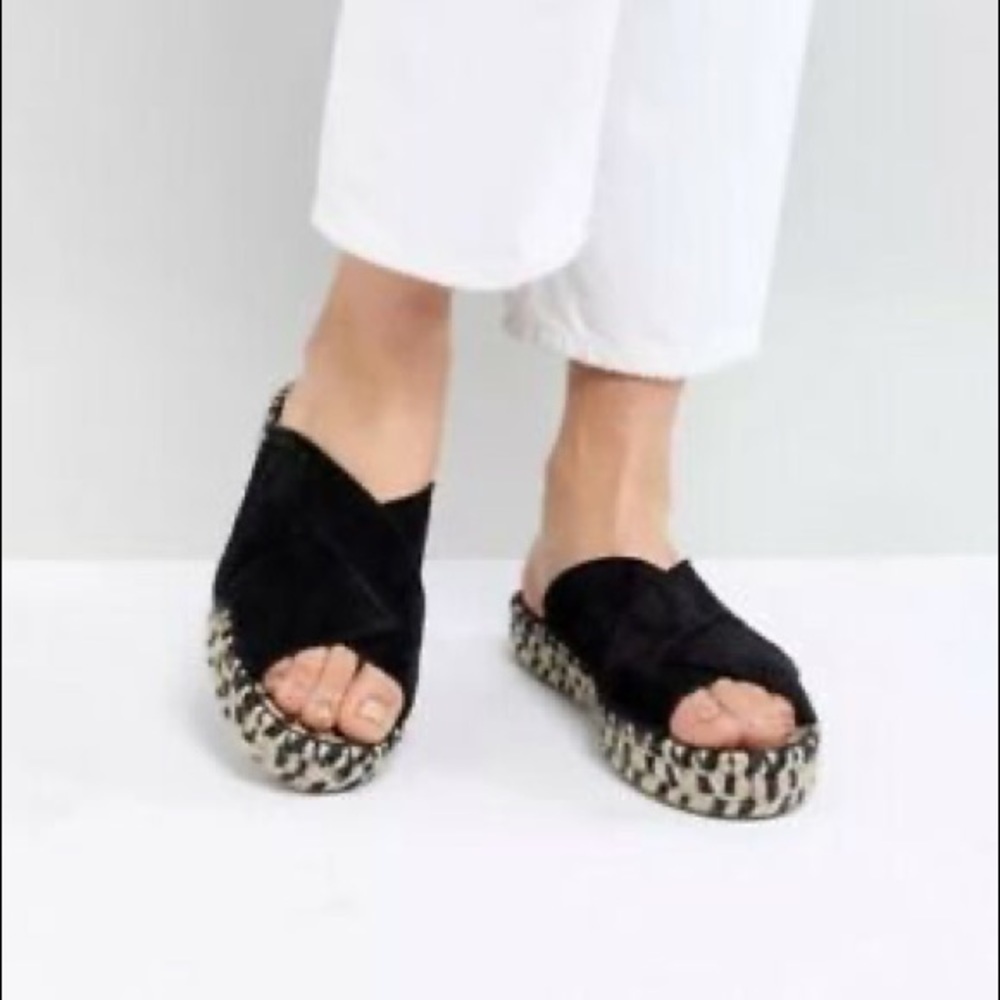 [Free People] Black Tuscan Slip On Sandals